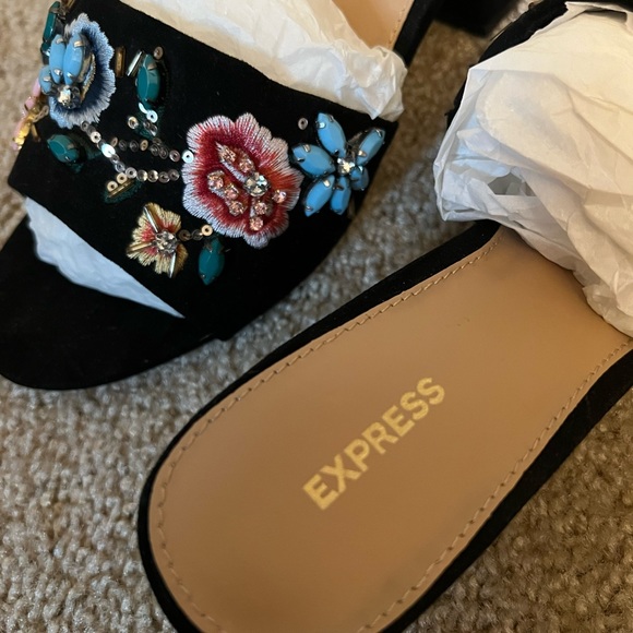 Express slides - Picture 2 of 4